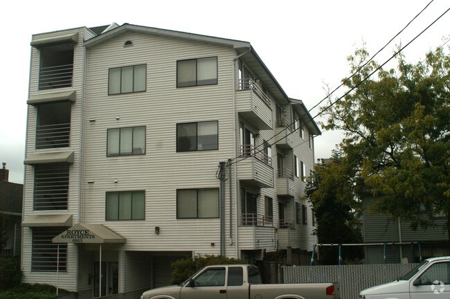 Building Photo - 6813