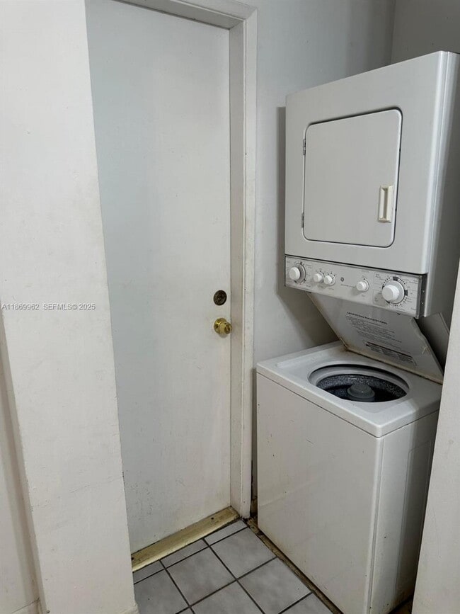 Building Photo - 7555 SW 153rd Pl