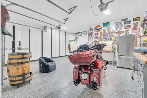 Building Photo - 6035 NW 104th Path