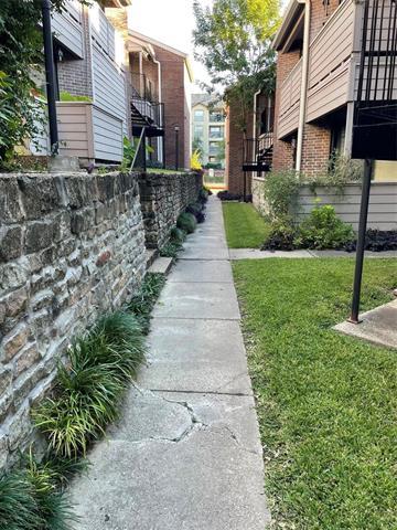 Building Photo - 8545 Midpark Rd