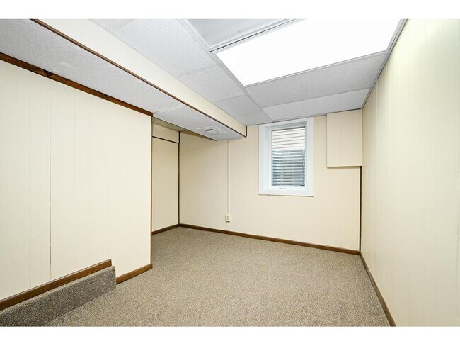 Building Photo - 7201 Kentucky Ave N