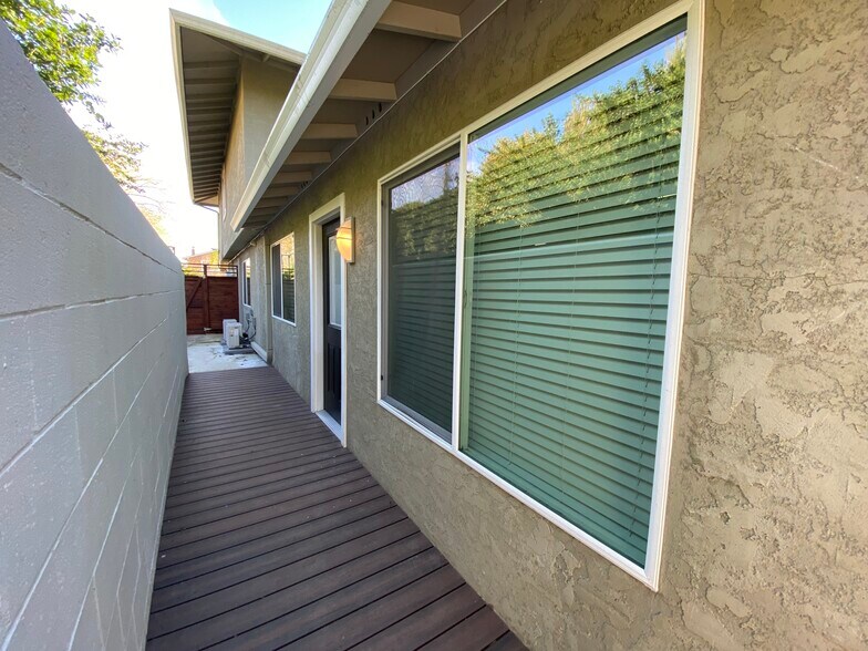 Building Photo - 631 Skyline Dr
