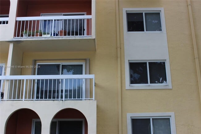 Building Photo - 7705 Camino Real