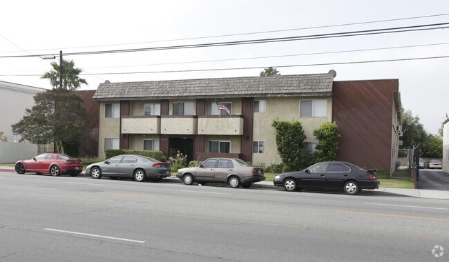 11600 - 11608 Oxnard St - 11600-11608 Oxnard St