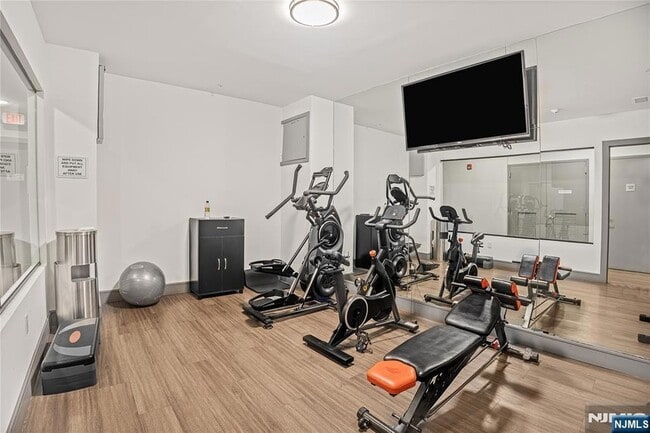 Building Photo - 6401 Park Ave