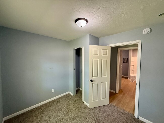 Building Photo - 3 Bed 1 Bath Home - Vouchers Accepted