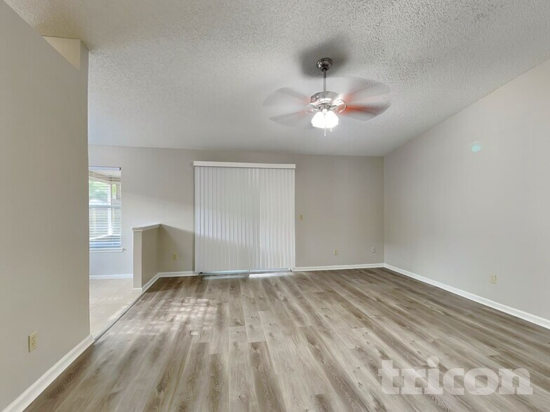 Building Photo - 8158 Pilgrims Trace Dr