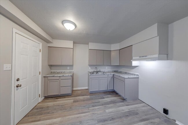 Building Photo - 7614 E 34th St