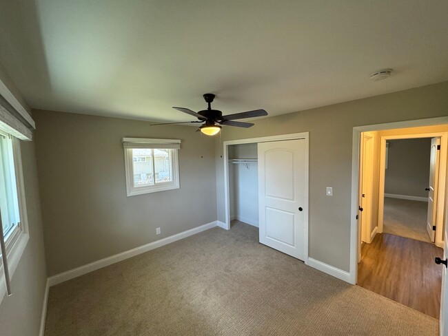 Building Photo - Newly Renovated Port Washington Duplex wit...