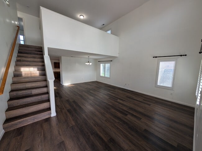 Building Photo - 3200 S Jensen Ct