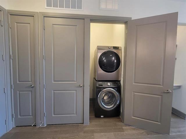 Building Photo - 2700 Old Denton Rd