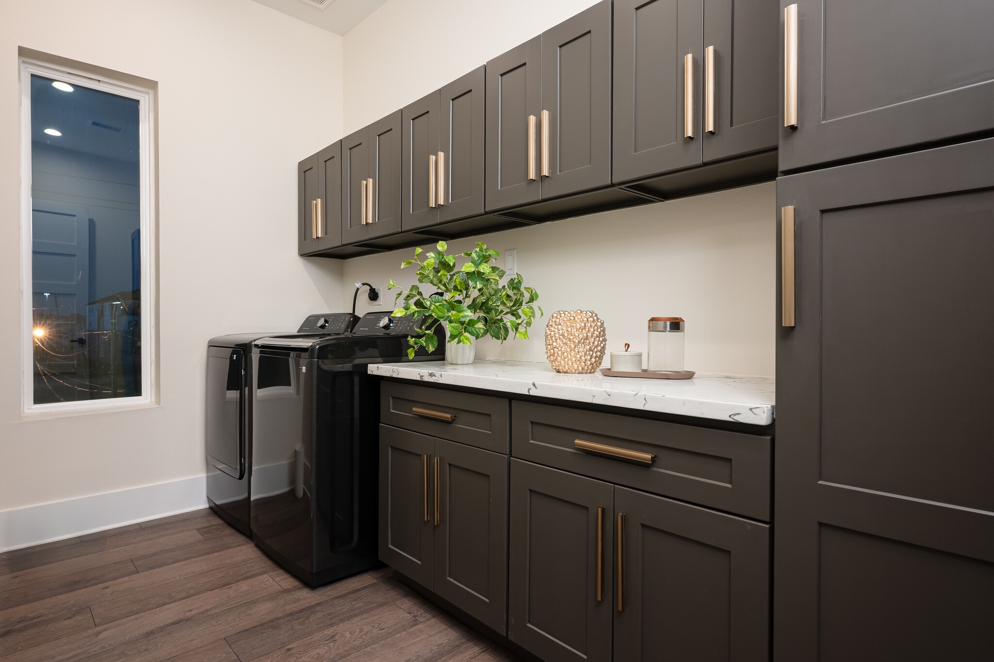 Building Photo - 917 Thompson St