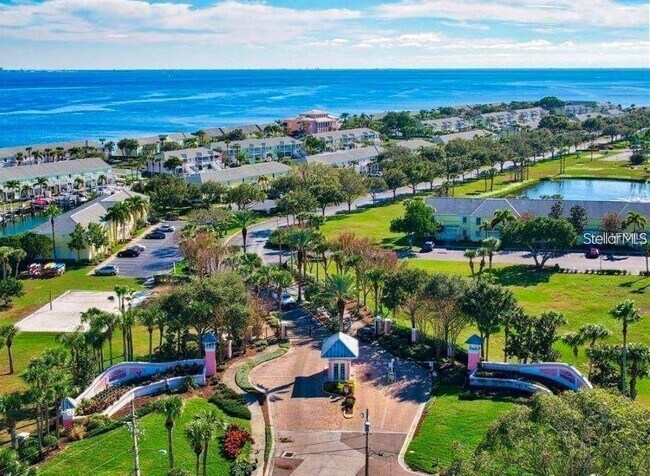 Building Photo - 3873 Pompano Dr SE
