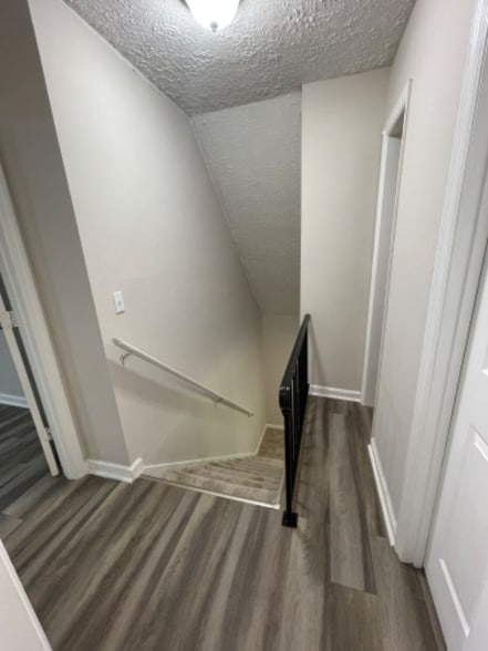 Building Photo - 9245 Colony Dr NW