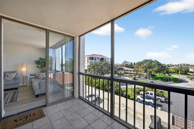 Building Photo - 6218 Palma Del Mar Blvd S