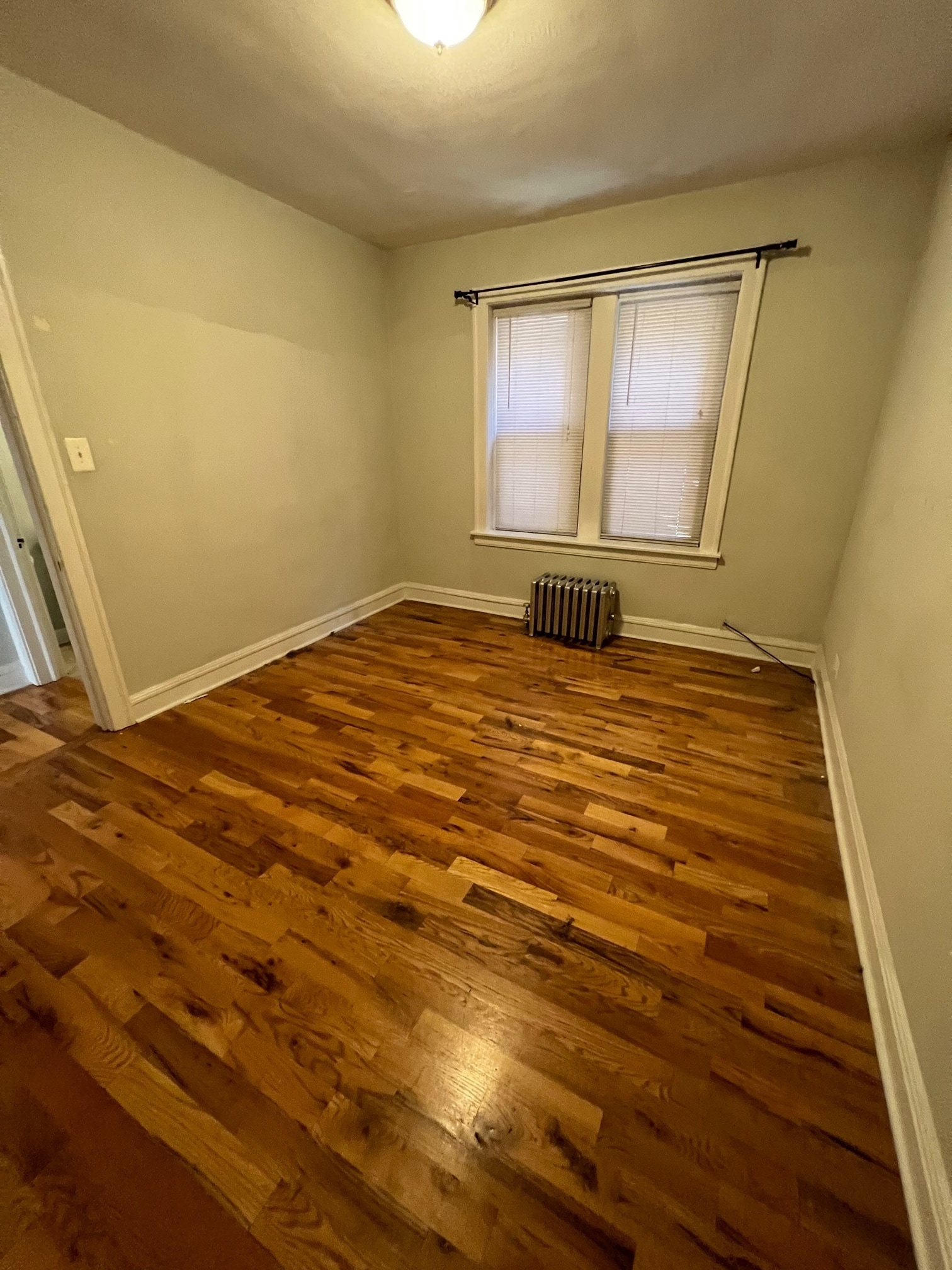 Building Photo - 5042 N Wolcott Ave