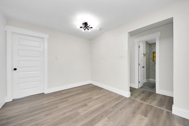 Building Photo - 918 Loper St