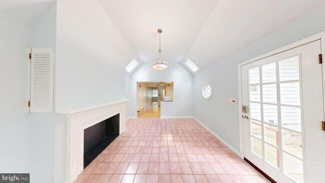 Building Photo - 400 Dean Dr