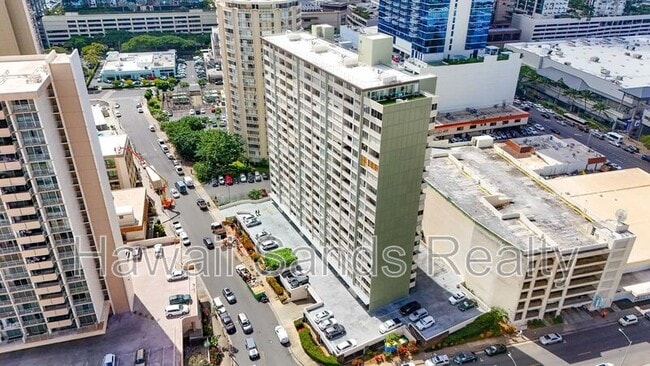 Building Photo - 780 Amana St