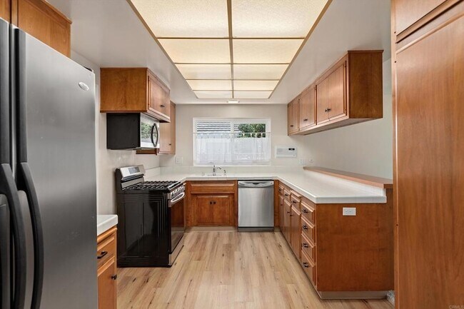 Building Photo - 1304 San Julian Dr