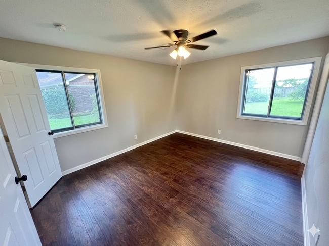 MASTER BEDROOM - 3412 Camellia Cir