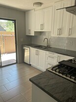 Building Photo - 350 N Silverbell Rd