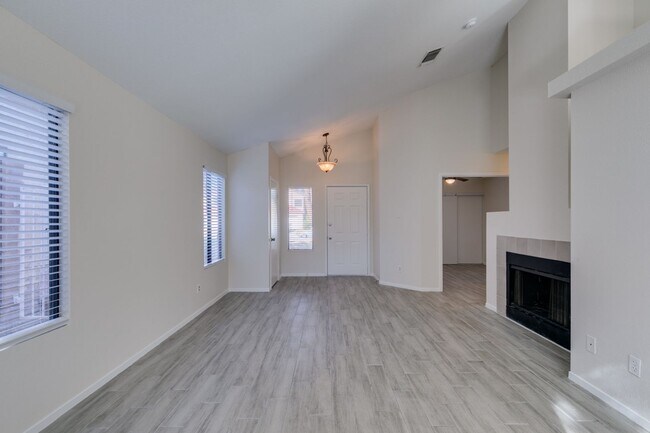 Building Photo - Beautifully Upgraded 3BD/2BA Home in Henderson’s Green Valley