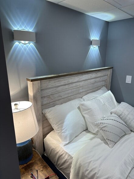 Building Photo - 122 Allen Ave