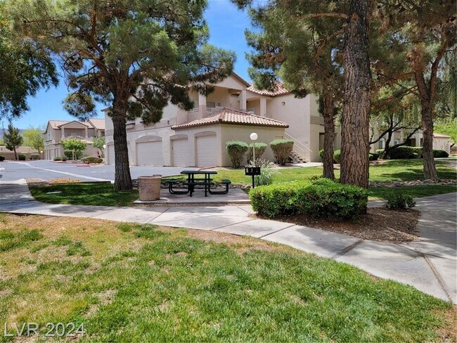 Building Photo - GREEN VALLEY 1ST FLOOR UNIT WITH ATTACHED ...