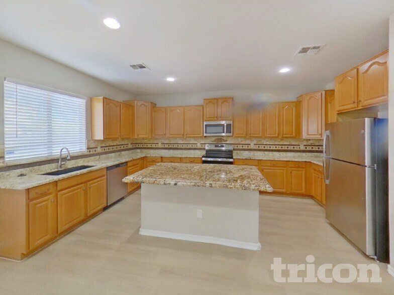 Building Photo - 42506 W Mira Ct