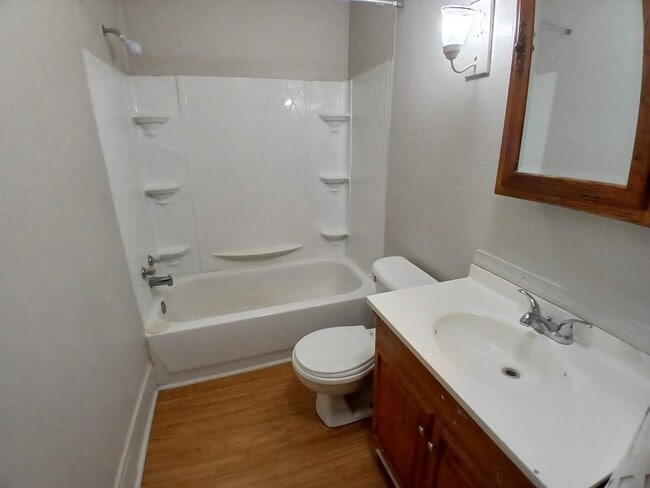 Building Photo - 126 E Main St