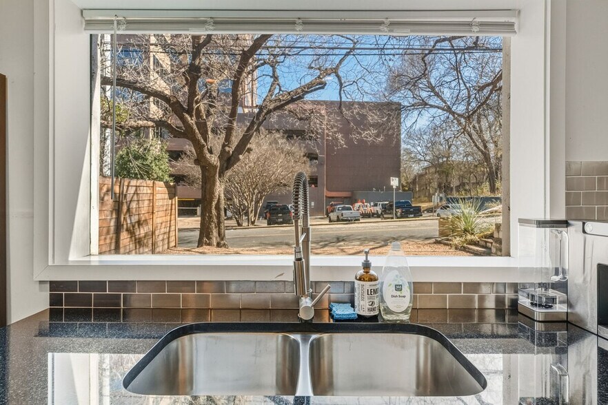 Building Photo - 512 Bouldin Ave