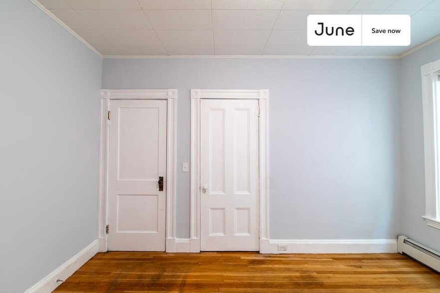 Building Photo - 6 7th St