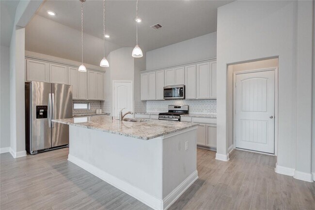 Building Photo - 12704 Southern Oaks Landing