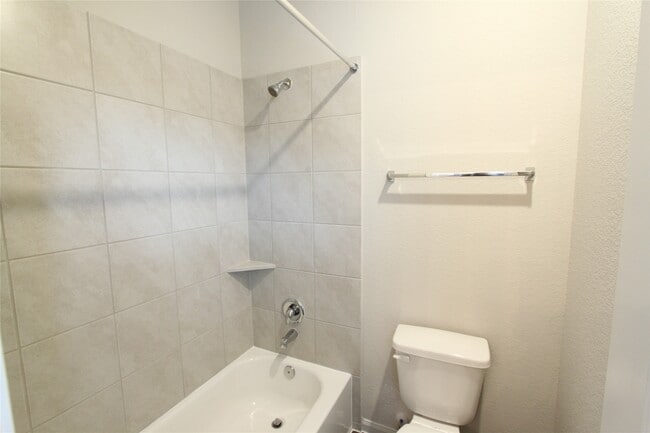 Building Photo - 24923 Lorenzo Glaze Trail