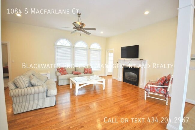 Building Photo - Beautiful Home in Lake Vista