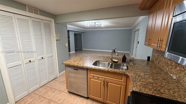 Building Photo - 15430 SW 81st Cir Ln