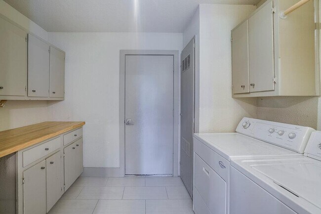 Building Photo - 8304 Furness Dr