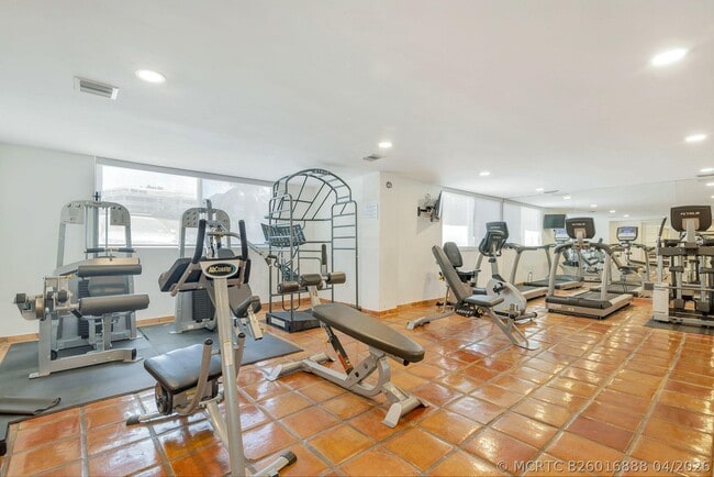 Building Photo - 170 N Ocean Blvd