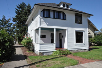 Building Photo - 1594 Mill St