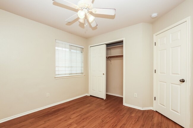 Building Photo - Beautiful one story home