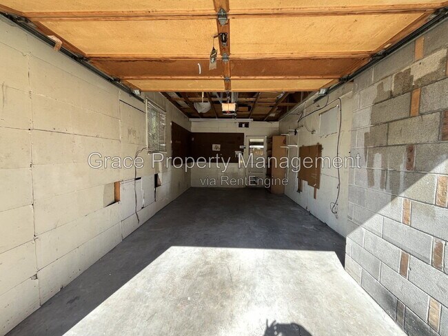 Building Photo - 1333 S Kendall Ct