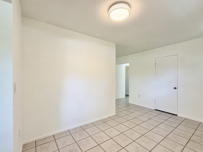 Building Photo - 4149 Prudence Dr