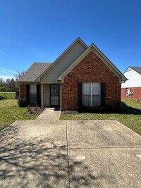 Building Photo - Olive Branch - 3 Bedroom, 2 Full bath Split Plan with Patio and Wood Privacy Fenced in Yard - Ove...