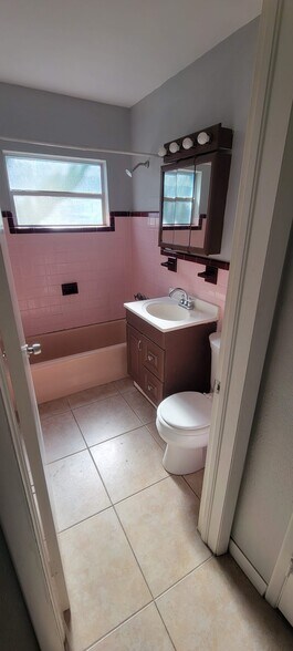 Building Photo - 2439 2nd Avenue SE