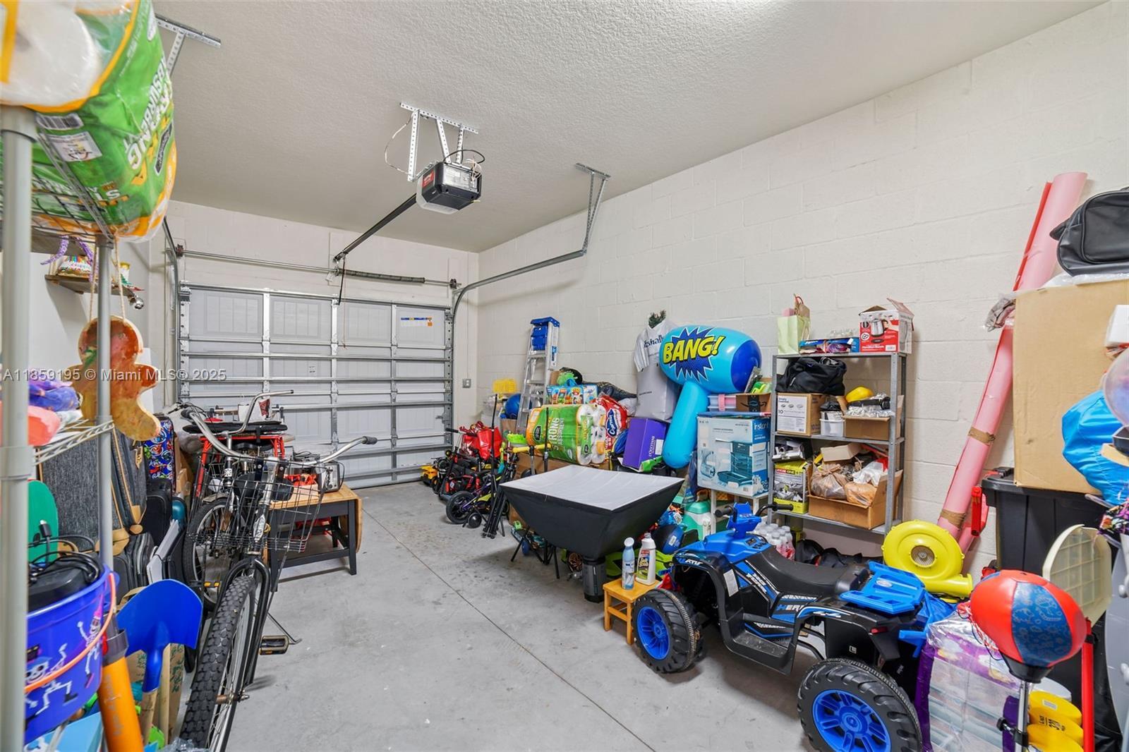 Building Photo - 4154 Greenway Dr