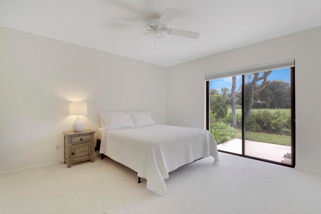 Building Photo - 5740 SE Winged Foot Dr