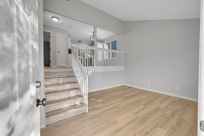 Building Photo - $2,495.00, 3 Bed, 2 bath located in Brighton.