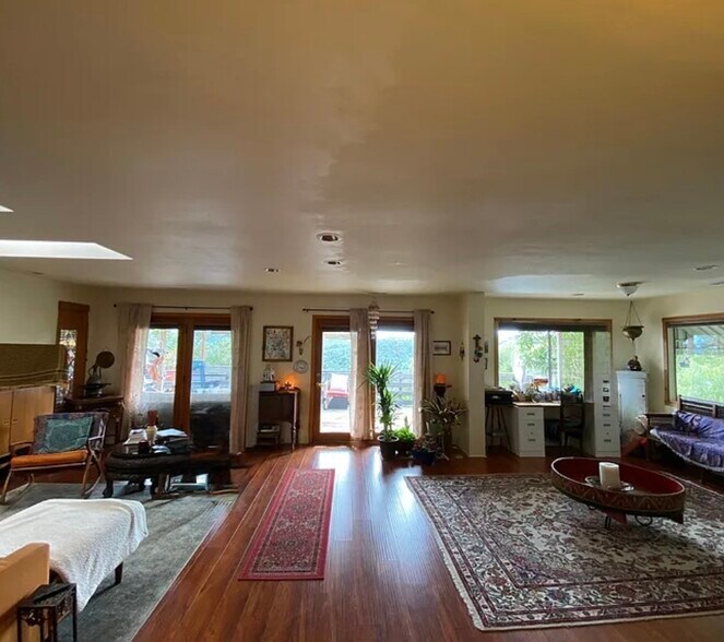Building Photo - 1309 Zuni Ln