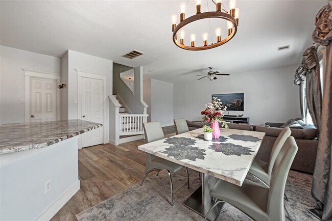 Building Photo - 3037 Boxwood Springs Ln